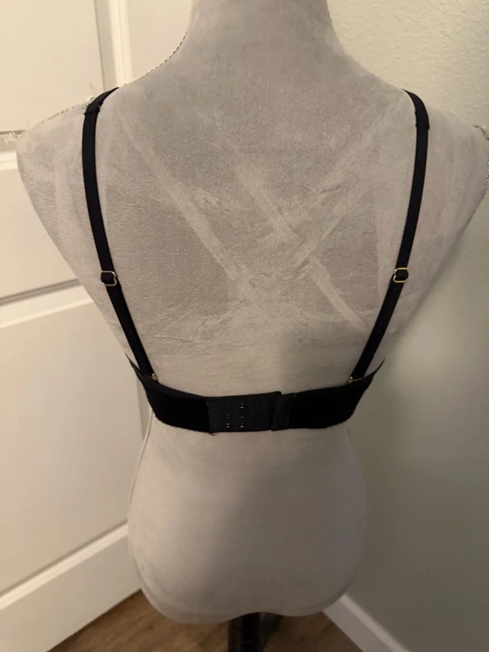 Soma Black Sheer Mesh Triangle Bralette, Sz M, NWOT - Picture 3 of 4